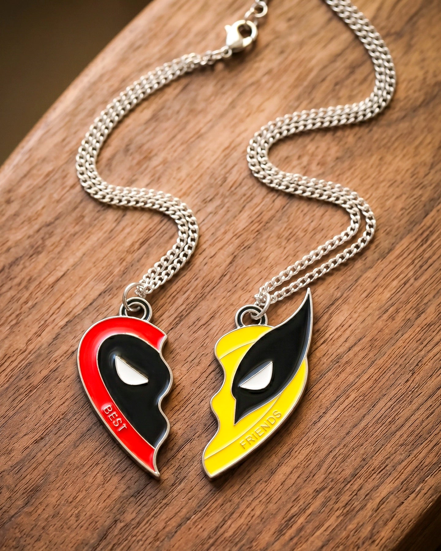 Collares Deadpool x Wolverine - Edición Dúo Antihéroes