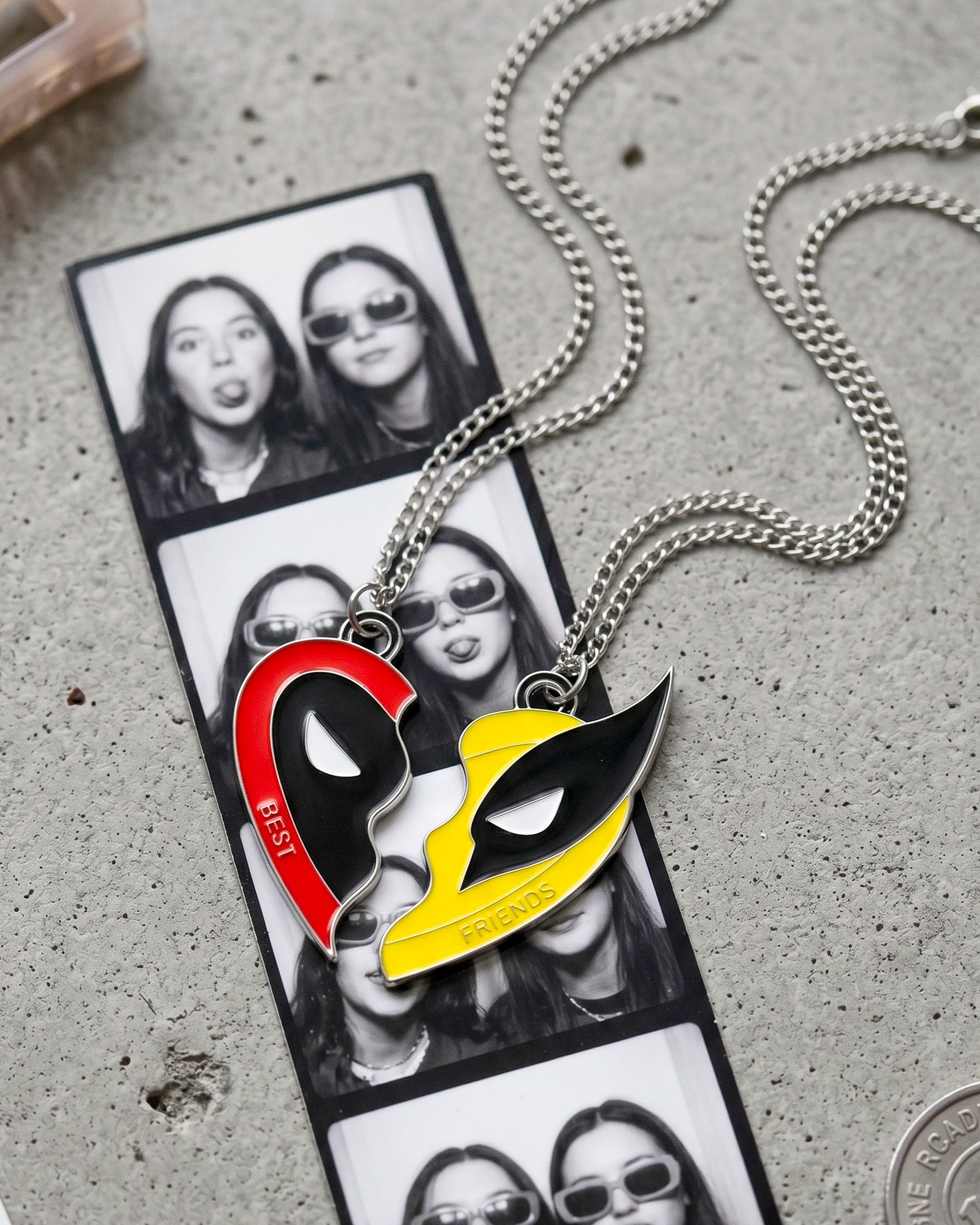 Collares Deadpool x Wolverine - Edición Dúo Antihéroes